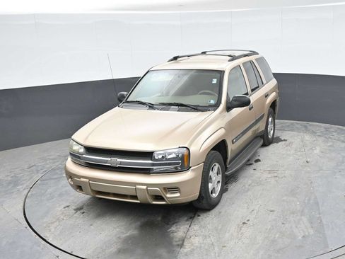 Used 2004 Chevrolet TrailBlazer LS w/ LS Preferred Equipment Group AWD/4WD image 16