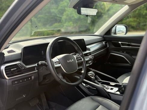 Used 2025 Kia Telluride S FWD image 26
