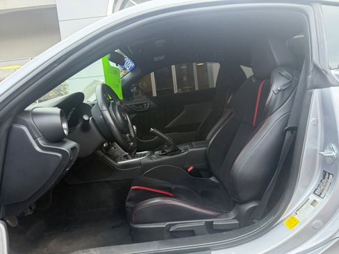 Used 2022 Toyota GR86 Base image 14