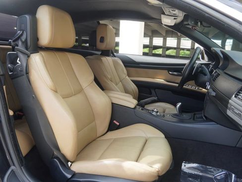 Used 2011 BMW M3 Convertible RWD image 9