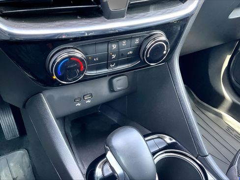 Used 2025 Buick Encore GX Sport Touring FWD image 22