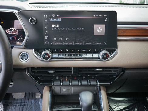 Used 2023 GMC Canyon Denali image 20