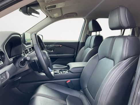 Used 2025 Honda Pilot EX-L image 13