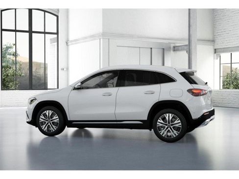 Certified 2025 Mercedes-Benz GLA 250 image 43