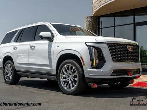 Used 2025 Cadillac Escalade Premium Luxury w/ Touring Package AWD/4WD image 11
