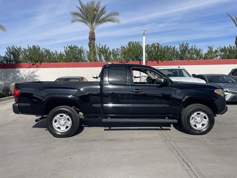 Used 2020 Toyota Tacoma SR image 3