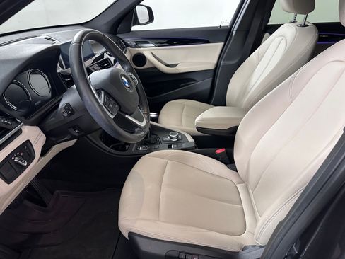 Used 2022 BMW X1 sDrive28i w/ Premium Package image 4