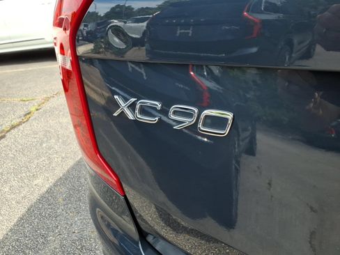 Certified 2024 Volvo XC90 B5 Plus AWD/4WD image 5