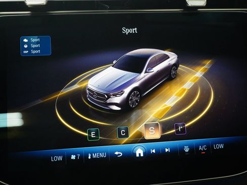 Used 2026 Mercedes-Benz E 350 4MATIC Sedan image 23