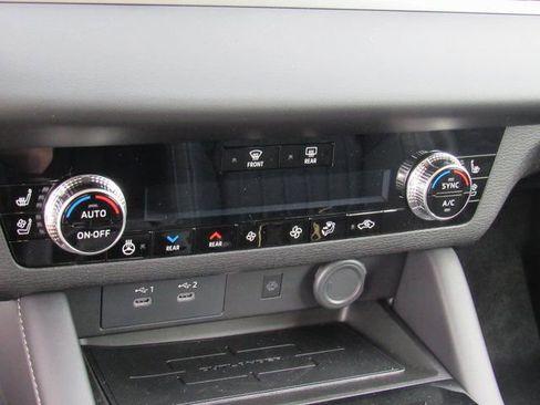 New 2026 Mitsubishi Outlander SEL FWD image 18