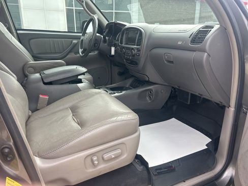 Used 2006 Toyota Sequoia Limited AWD/4WD image 14