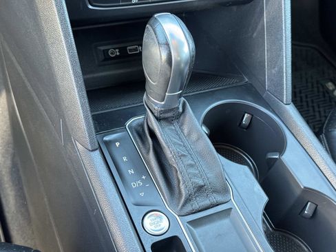 Used 2018 Volkswagen Atlas SE image 16