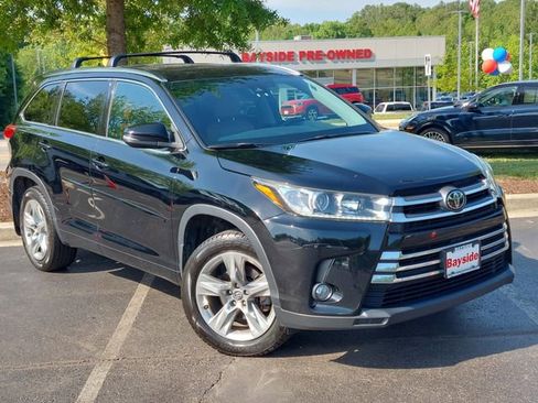 Used 2018 Toyota Highlander Limited AWD/4WD image 2