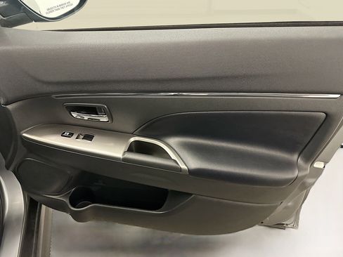 Used 2024 Mitsubishi Outlander Sport SE image 31