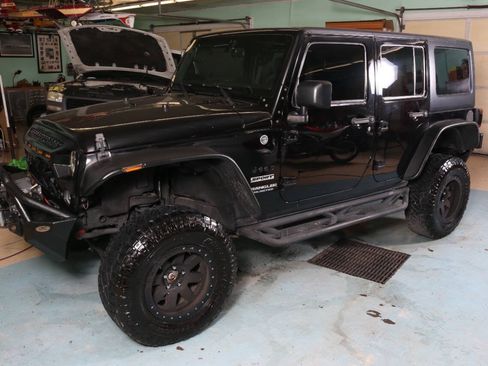 Used 2015 Jeep Wrangler Unlimited Sport AWD/4WD image 48