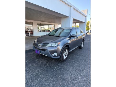 Used 2014 Toyota RAV4 XLE image 2