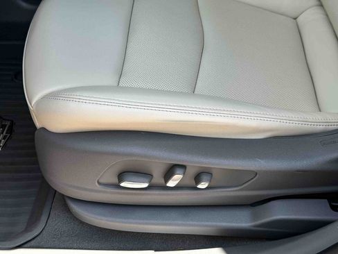 Used 2025 Cadillac XT6 Premium Luxury w/ Technology Package FWD image 14