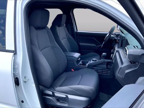 Used 2025 Toyota Tacoma SR AWD/4WD image 9