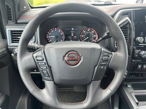 Used 2024 Nissan Titan PRO-4X w/ Pro-4x Convenience Package AWD/4WD image 12
