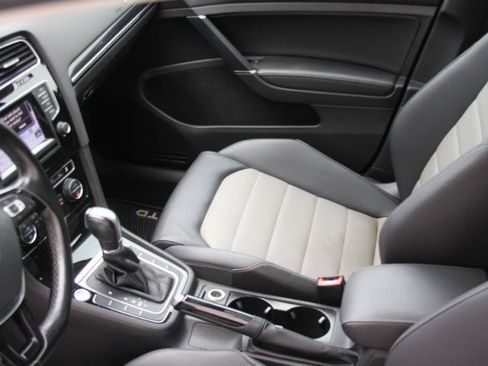 Used 2015 Volkswagen Golf TDI SEL FWD image 31