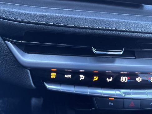 Used 2025 Cadillac XT4 Premium Luxury image 35