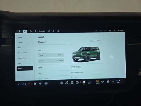 Used 2025 Rivian R1S Adventure AWD/4WD image 29