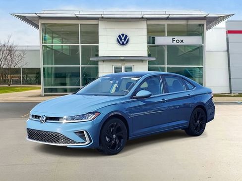 New 2026 Volkswagen Jetta SE image 2