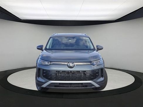 New 2026 Volkswagen Tiguan SE image 2