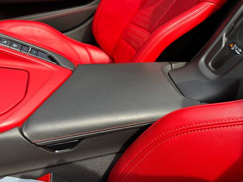Used 2021 Chevrolet Corvette Stingray Premium Conv w/ Z51 Performance Package RWD image 48