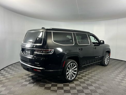 Certified 2022 Jeep Grand Wagoneer Series II w/ Convenience Group III image 3