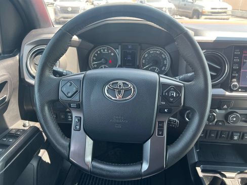 Used 2020 Toyota Tacoma TRD Off-Road w/ Technology Package AWD/4WD image 14