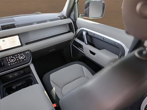 Used 2024 Land Rover Defender 110 X-Dynamic SE image 28