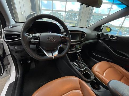 Used 2018 Hyundai Ioniq Blue FWD image 13