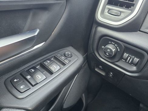 Used 2019 RAM 1500 Big Horn AWD/4WD image 25