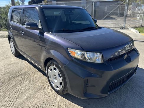 Used 2012 Scion xB image 3