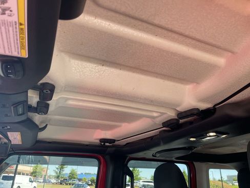 Used 2021 Jeep Wrangler Unlimited Sahara AWD/4WD image 25