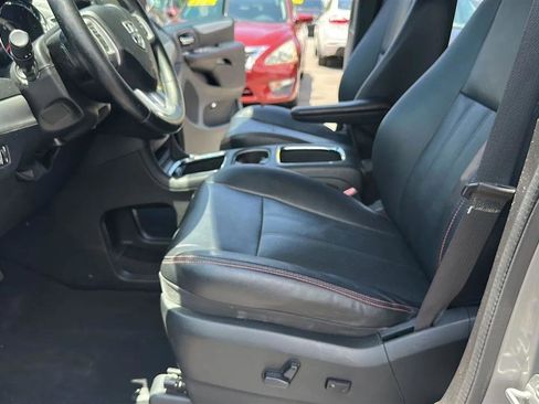 Used 2018 Dodge Grand Caravan GT FWD image 20