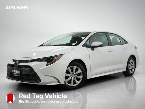 Used 2025 Toyota Corolla LE FWD image 1