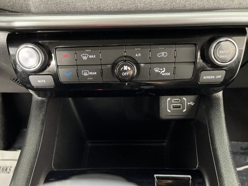 Used 2022 Jeep Compass Latitude AWD/4WD image 23