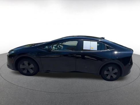 Used 2025 Toyota Prius LE FWD image 10