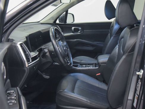 Used 2025 Kia Sorento S w/ Panoramic Sunroof Package AWD/4WD image 2