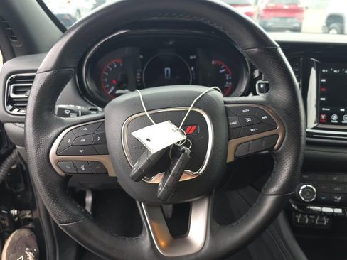 Used 2024 Dodge Durango SXT image 3