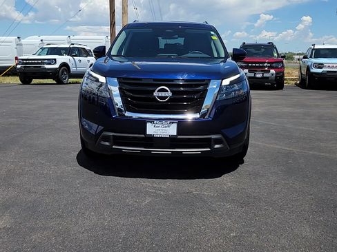 Used 2025 Nissan Pathfinder SV AWD/4WD image 4