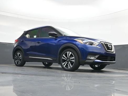 Used 2020 Nissan Kicks SR w/ SR Premium Package FWD image 35