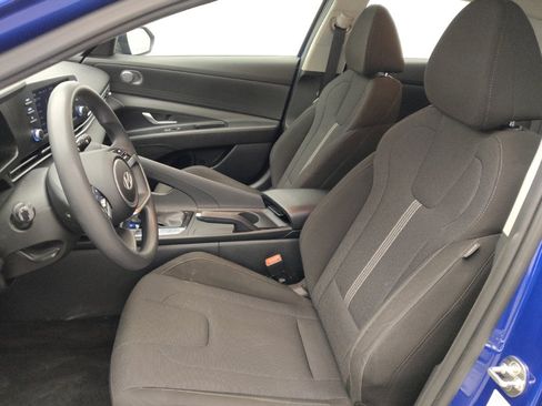 Used 2024 Hyundai Elantra SE FWD image 17