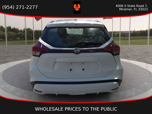 Used 2023 Nissan Kicks S FWD image 5