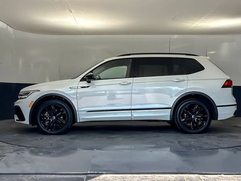 Used 2022 Volkswagen Tiguan SE R-Line FWD image 6