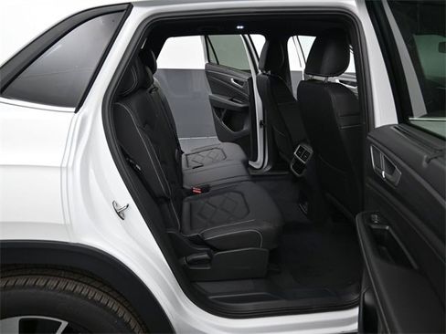 New 2026 Volkswagen Atlas Cross Sport SE image 13