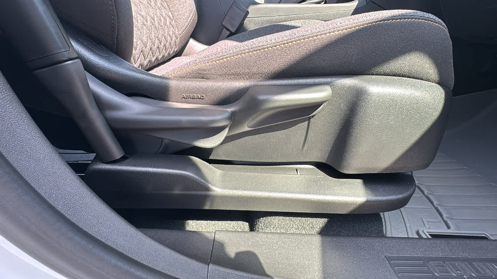 Certified 2024 Chevrolet Equinox LT FWD image 24