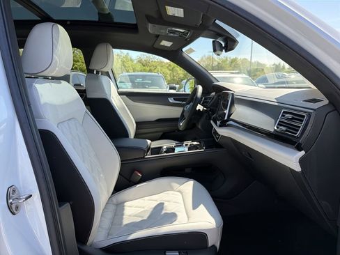 New 2026 Volkswagen Atlas Cross Sport SEL Premium R-Line AWD/4WD image 18